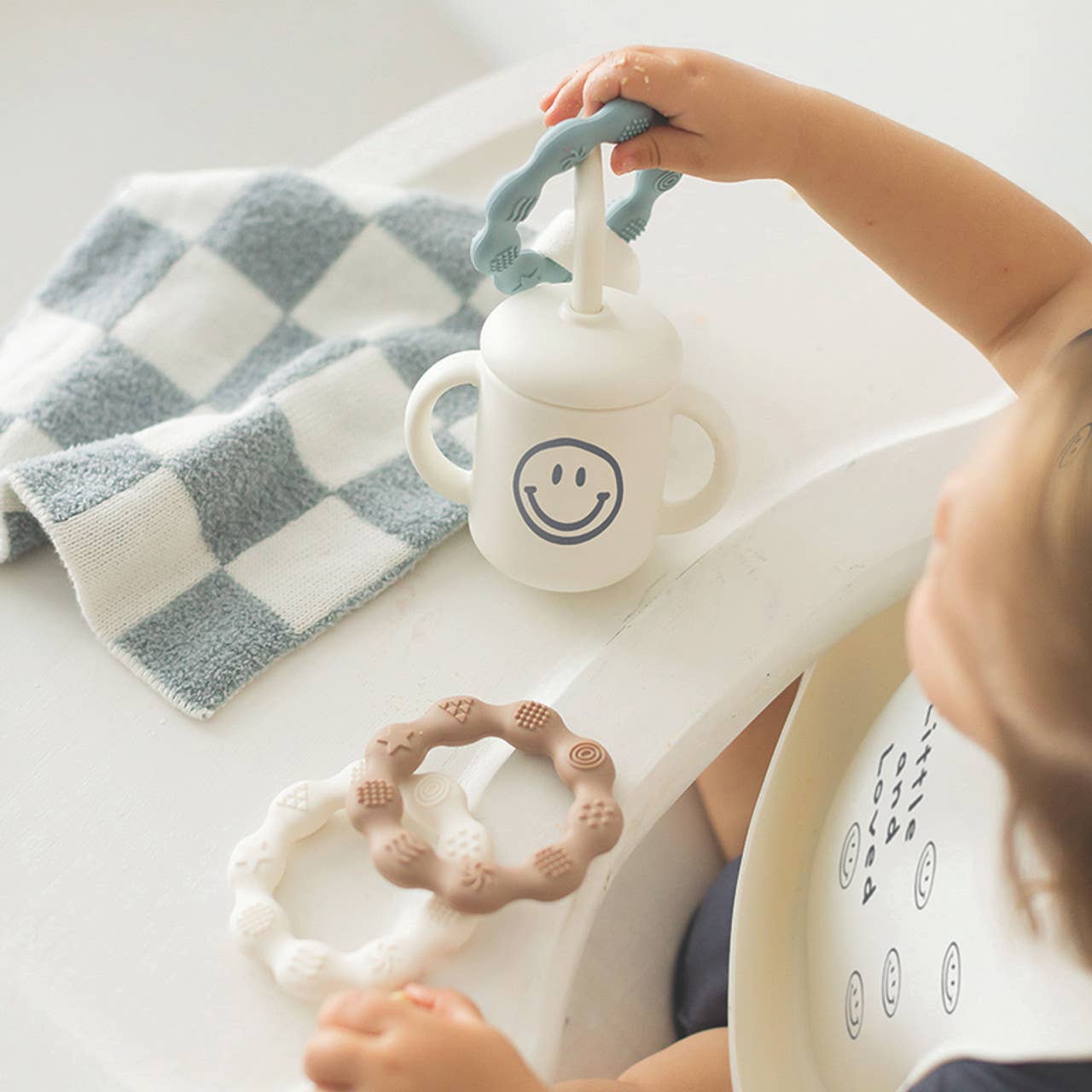 Teether - Round Blue: Silicone / 3.5" Dia