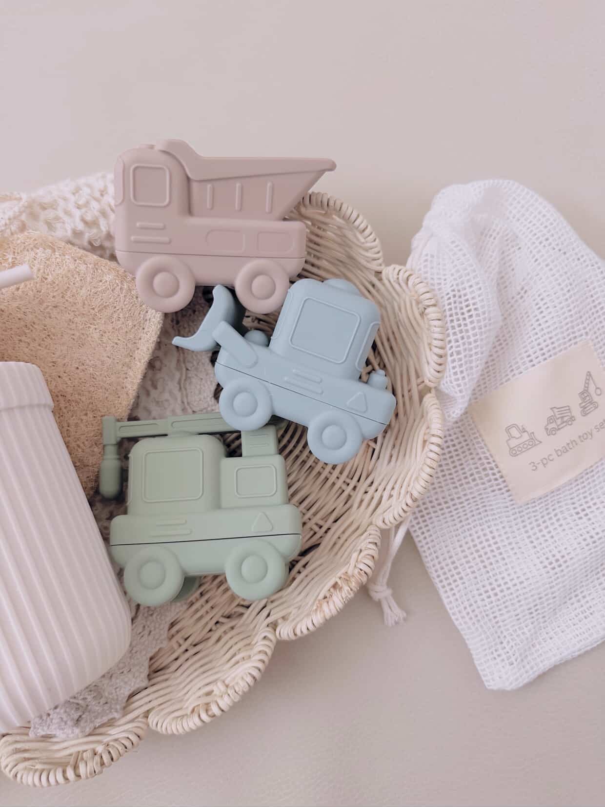 Construction Vehicles Mold-Free Bath Play Set!